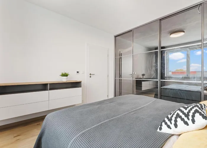 Ah Galvaniho Free Parking * Pressburg