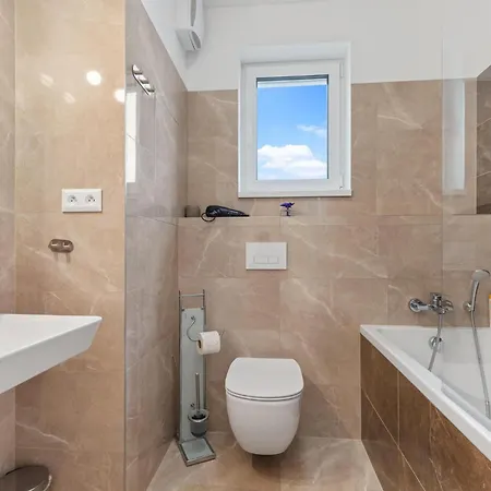 Ah Galvaniho Free Parking Apartment Bratislava